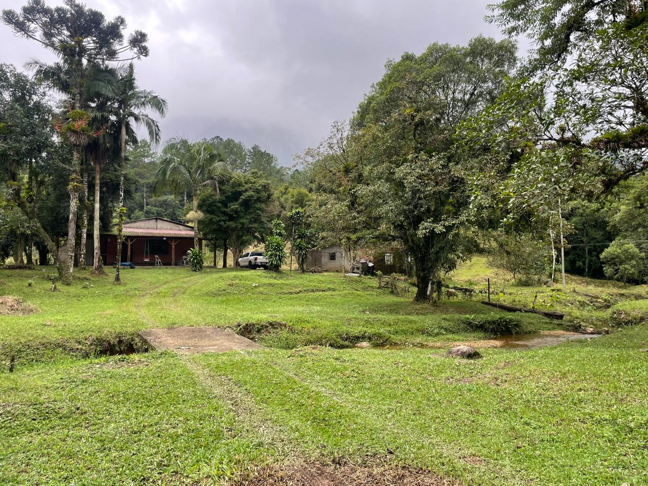 Vista frontal da propriedade